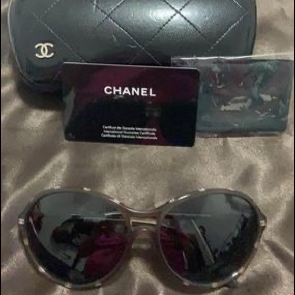 Chanel sunglasses - Picture 2 of 9